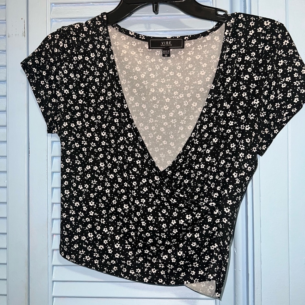 Vibe Black and White Floral Wrap Crop Top